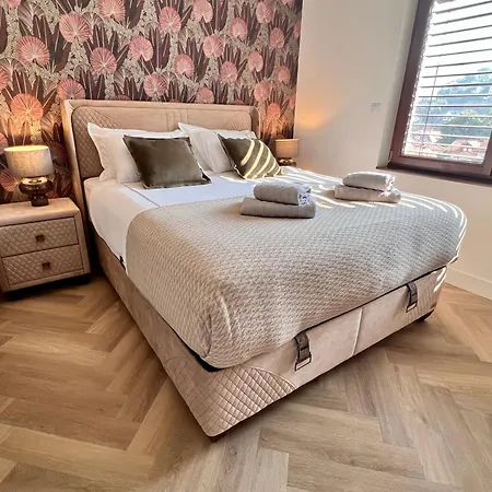 The Penthouse Apartman *