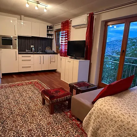 The Penthouse דירה *