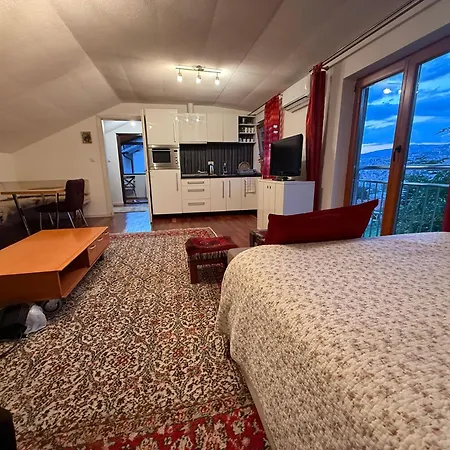 The Penthouse Apartman *