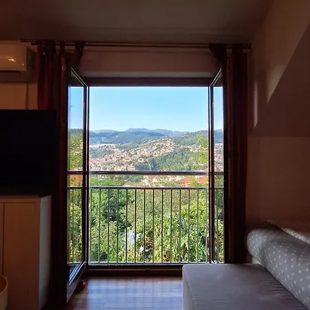 The Penthouse アパート